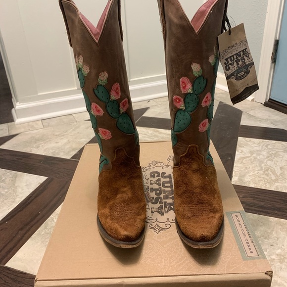 Junk Gypsy by Lane, 9.5, ladies western boot. Brown suede, pink, green cactus - Picture 6 of 14